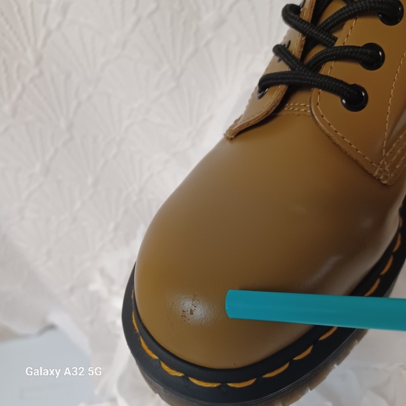 Dr. Martens Women SZ 8 Black and Brown Boots look at the photos there are detail - Picture 7 of 15